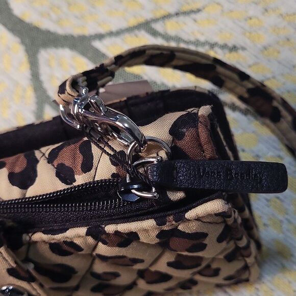 NWT Vera Bradley leopard animal print quilted smartphone Wristlet Wallet iphone - Picture 11 of 11